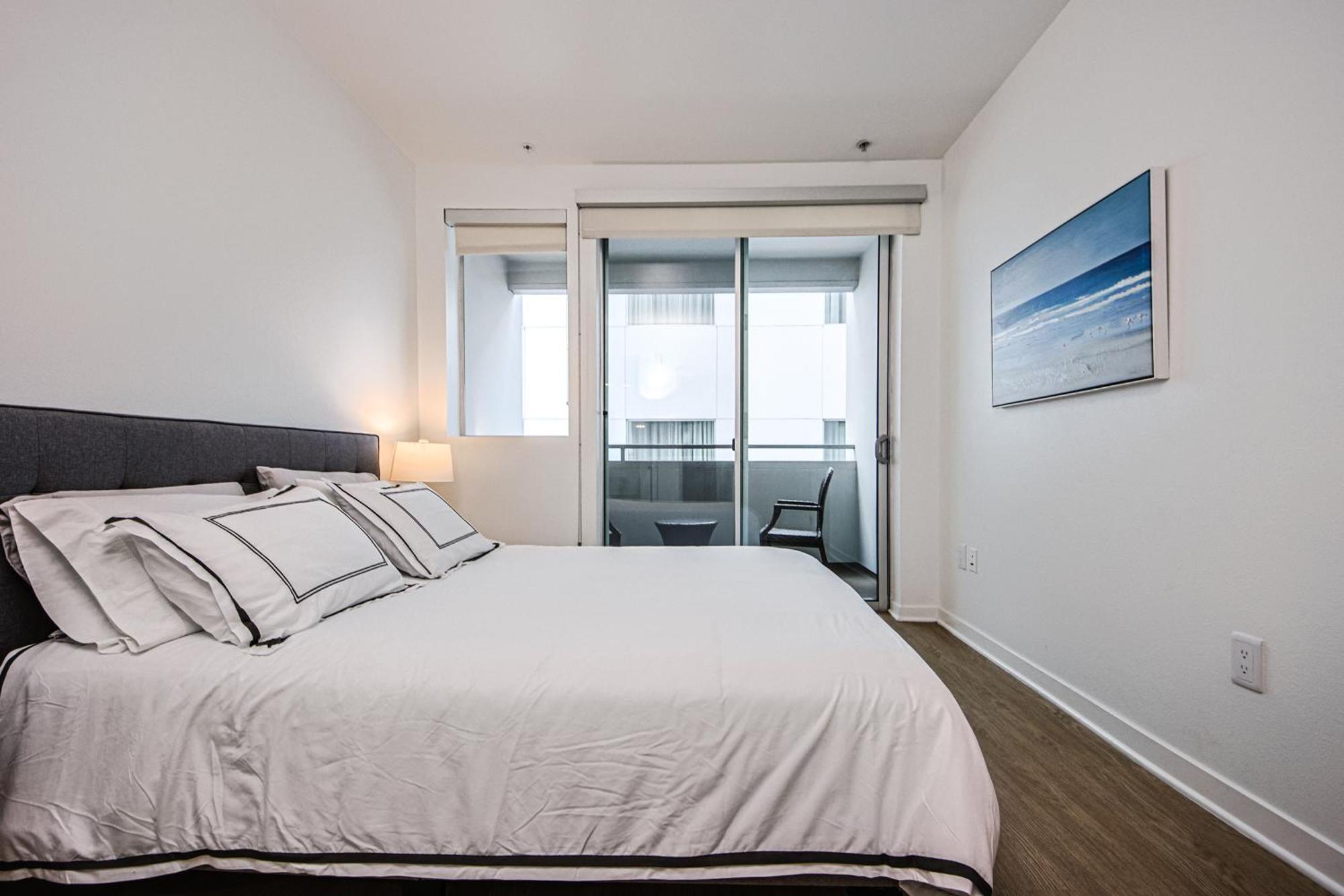 The Carlton- Modern-Luxury 2 Master Suites In Hrt Of Sm Steps To Ocean Ave Los Angeles Exterior photo