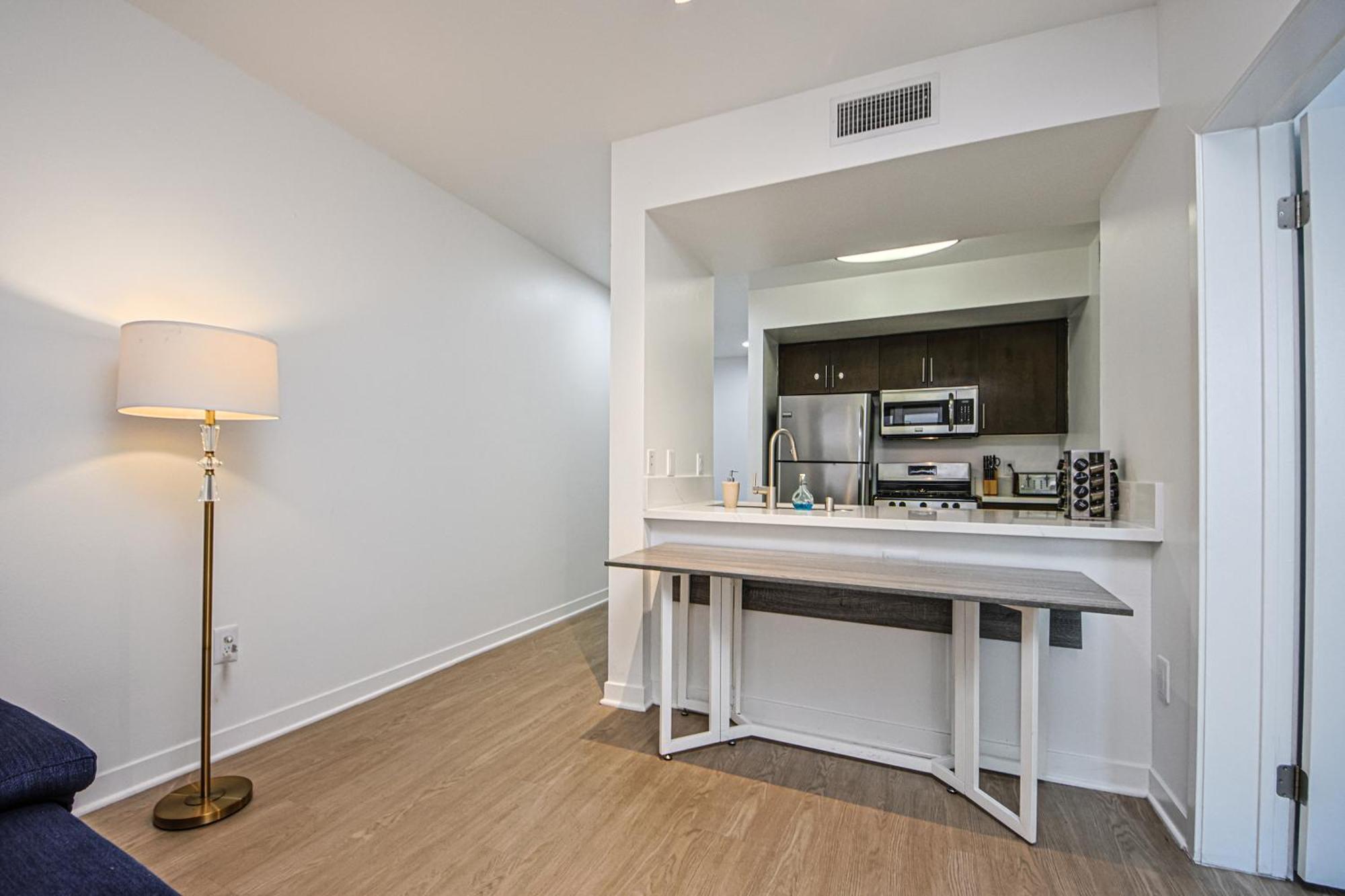 The Carlton- Modern-Luxury 2 Master Suites In Hrt Of Sm Steps To Ocean Ave Los Angeles Exterior photo