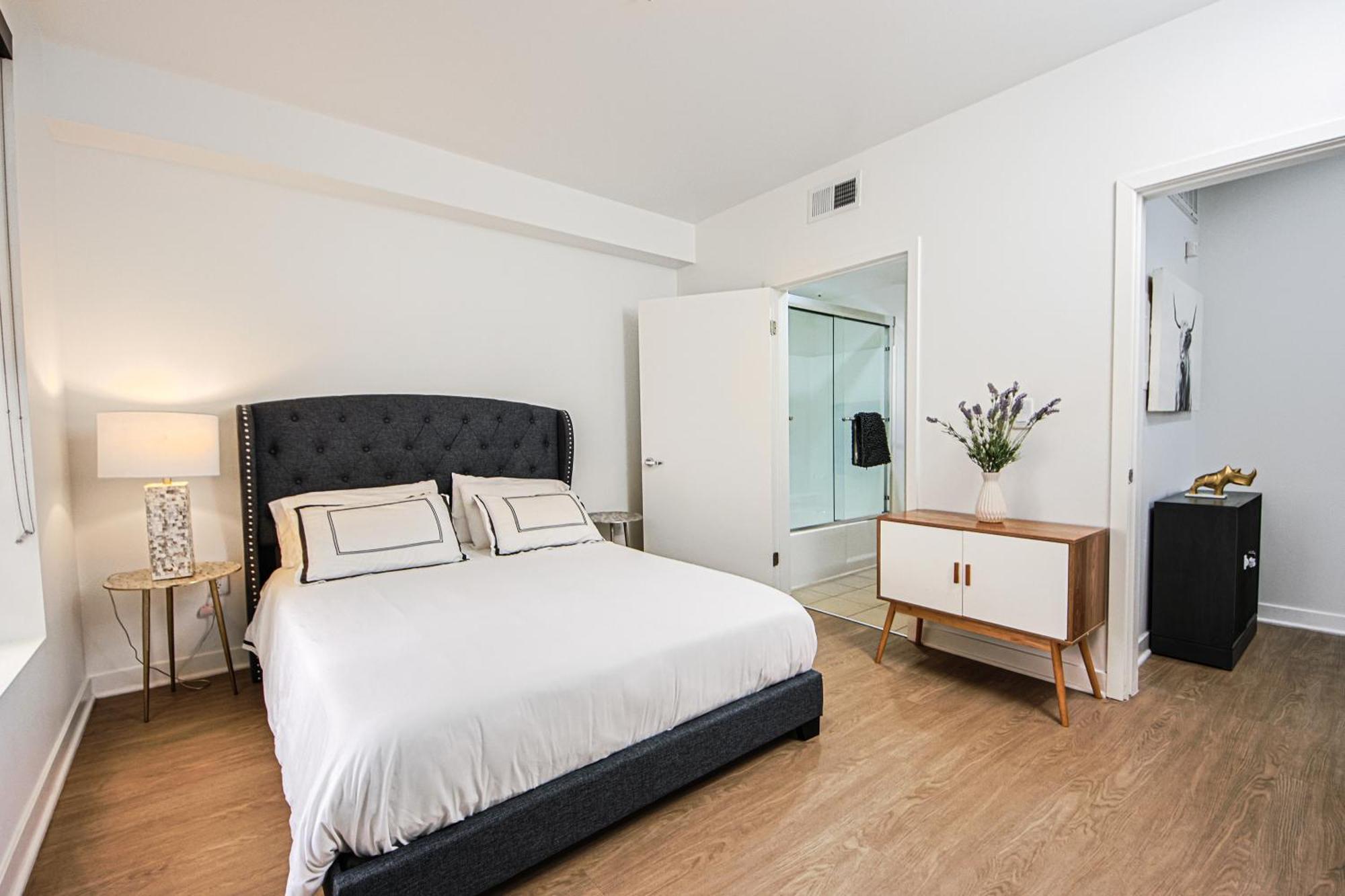 The Carlton - Modern-Lux 2 Master Suites-Secure Bldg & Parking- 5 Blks To Ocean Ave Los Angeles Exterior photo