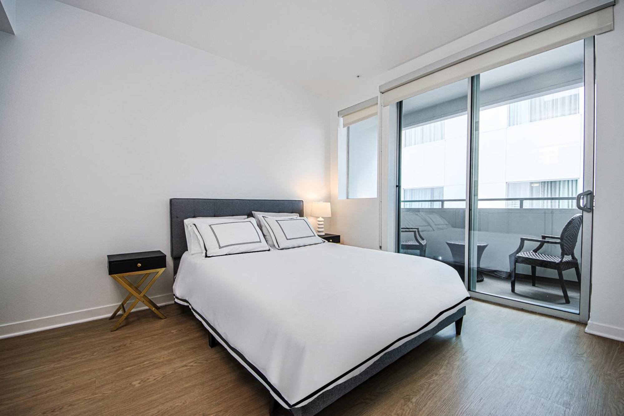 The Carlton - Modern-Lux 2 Master Suites-Secure Bldg & Parking- 5 Blks To Ocean Ave Los Angeles Exterior photo